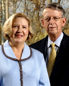 Gwen and Bob Bottoms 2007.jpg
