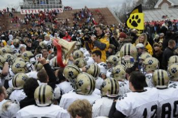 2008 Monon Bell Players Fans Celebrate RF 2.jpg