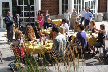 Casey Ecuador Students July 2008.jpg