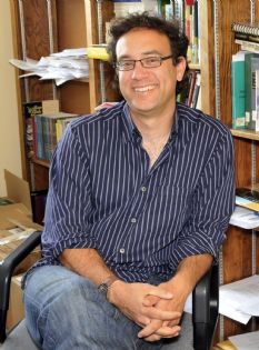 David Alvarez Seated Sept 2008.jpg